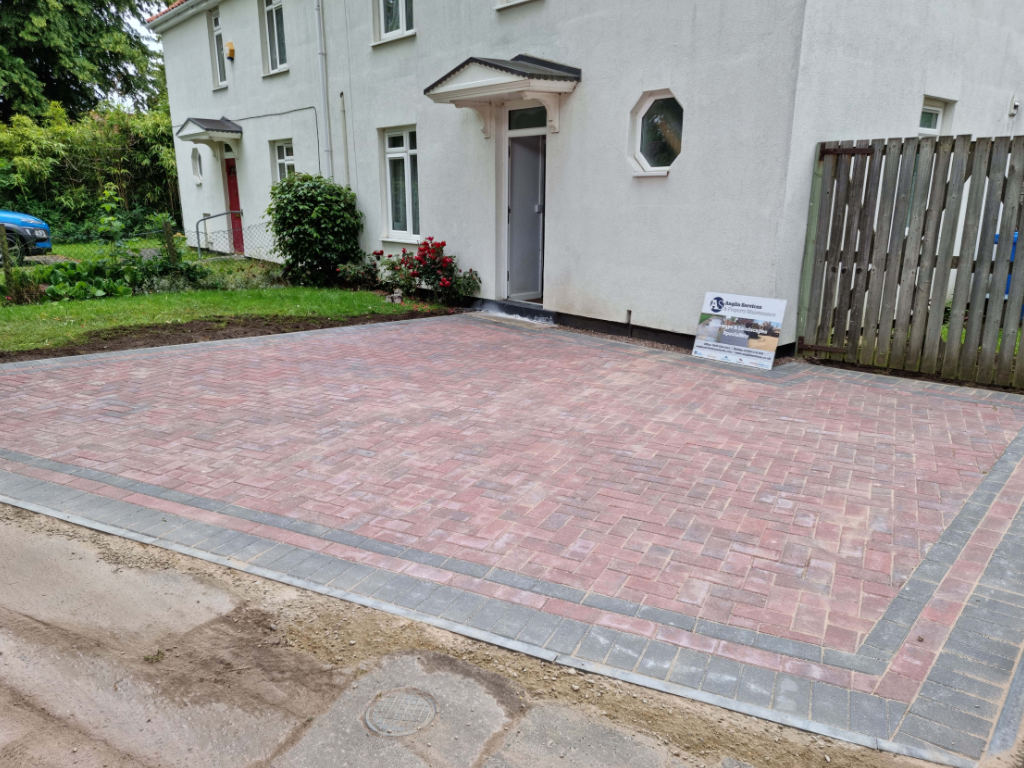 This is a newly installed block paved drive installed by Bury St Edmunds Driveway Solutions